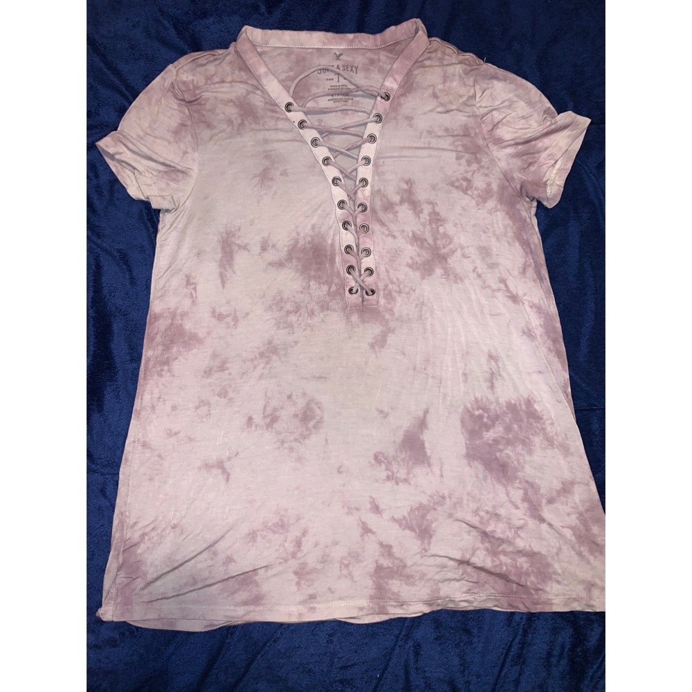 American Eagle t-shirt with lace.